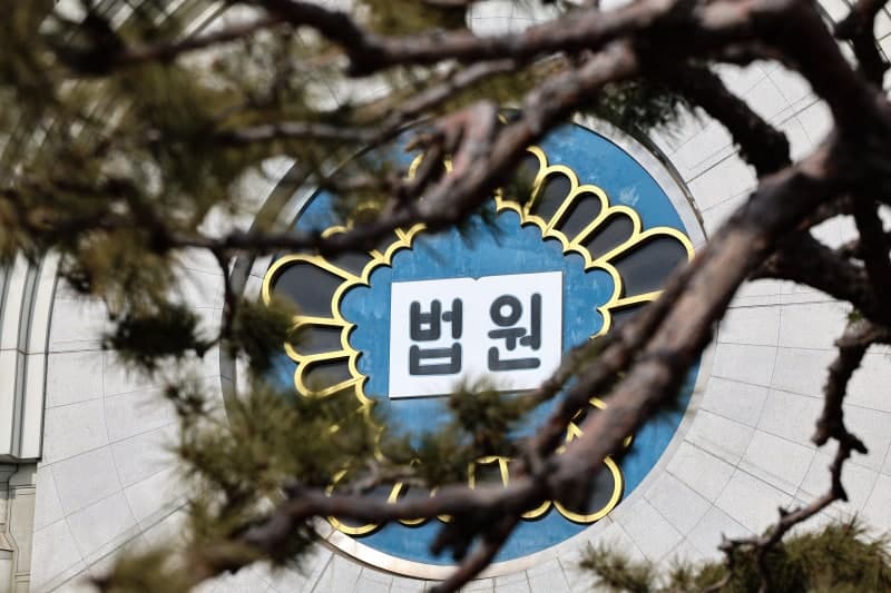 북한 공작원 지령받고 탈북민·현역 장교 정보 수집한 40대, 징역 5년 선고