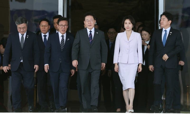 이재명 대통령, 프랑스 국빈 방문길 올라…“네팔 실종자 수색 끝까지 챙기겠다”