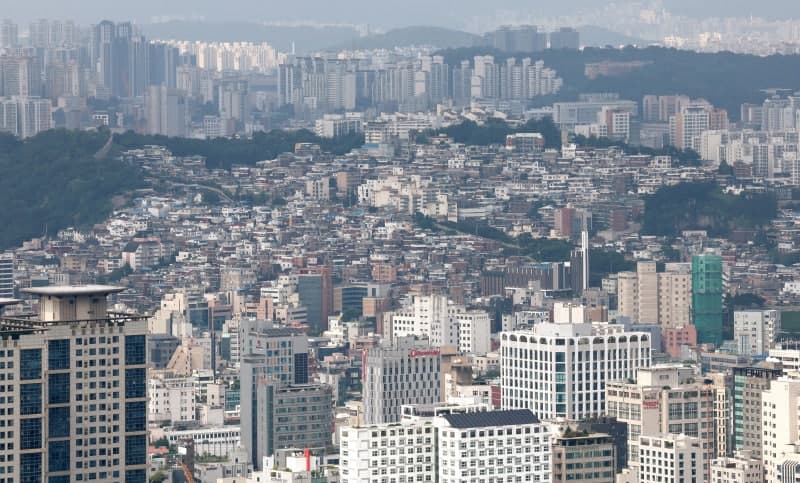 한국은행 "영끌 가구 금리 1%p 오르면 연체율 0.81%p 상승…가족까지 위험 확산"