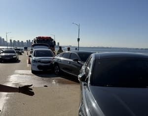 인천대교서 차량 4대 추돌 사고…출근길 4km 정체로 공항 이용객 불편