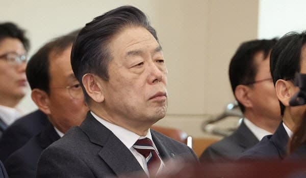 대법 "김형석 전 독립기념관장 해임 집행정지 기각…급여 지급은 확정"