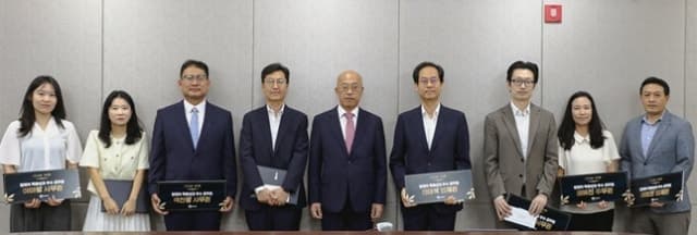 법제처, 'AI 법령 비서' 개발 등 탁월한 성과 낸 4개 팀 특별 포상