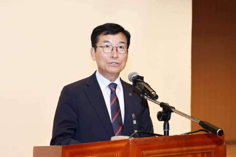 토론회 허위 발언 의혹 윤건영 충북교육감, 경찰 불송치 결정