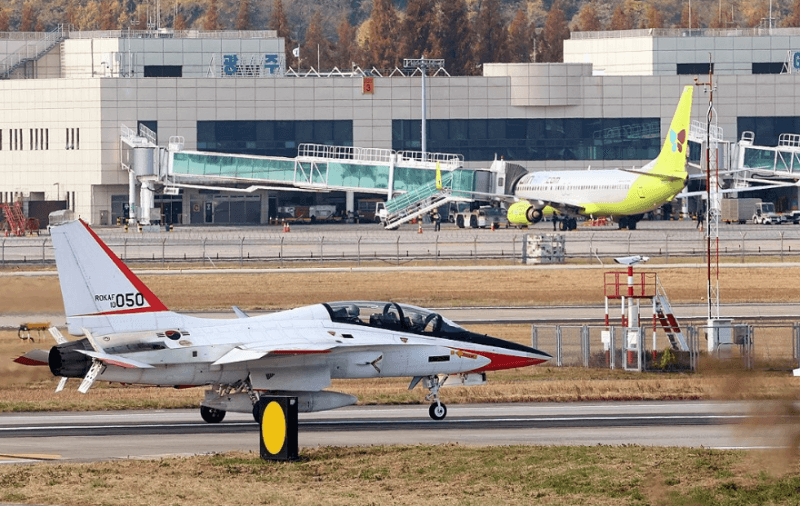 무안공항 활주로 위험 진단에 장기 폐쇄 불가피…광주공항 국제선 임시 운항 검토