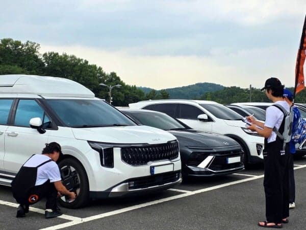 한국타이어, 추석 귀성길 대비 대전시청서 '타이어보이' 무상 점검