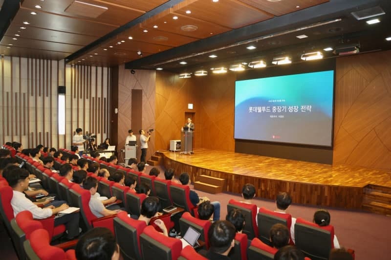 롯데웰푸드, 글로벌 종합 식품기업 도약…'체질 개선·해외 확장' 투트랙 전략