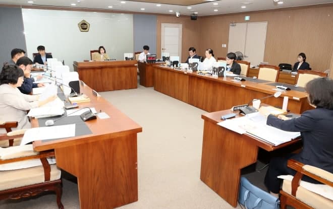 충남도의회, 취업준비 청년 면접 복장 구매비 최대 20만 원 지원 추진
