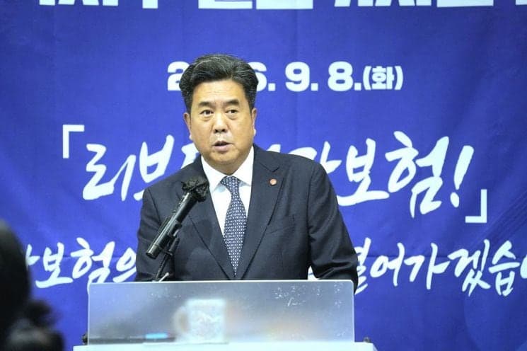 강청희 건보공단 이사장 "건보료 연속 동결은 위험, 재정 효율화 서둘러야"