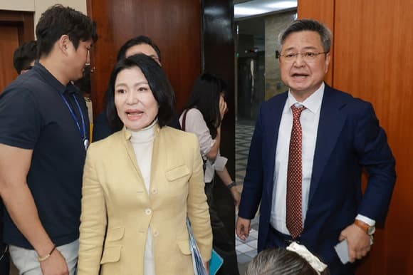 과방위, 이진숙 의원 '본인 관련 안건' 발언 및 표결 제한 결의안 의결