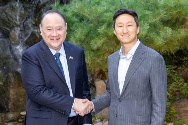 정기선 HD현대 회장, 필리핀 국방장관 만나 해군 현대화 및 조선·방산 협력 논의