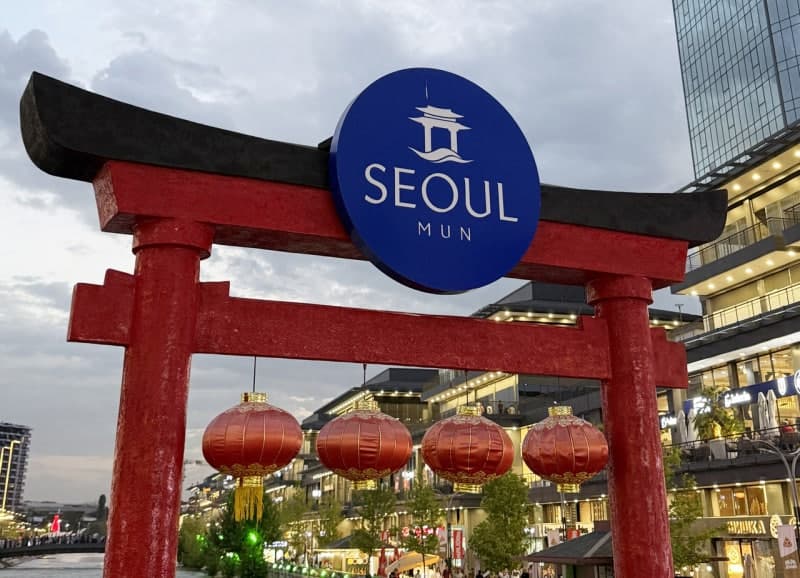 한류 명소 '서울 문'에 일본 도리이와 중국 홍등?…서경덕 "당장 교체해야"