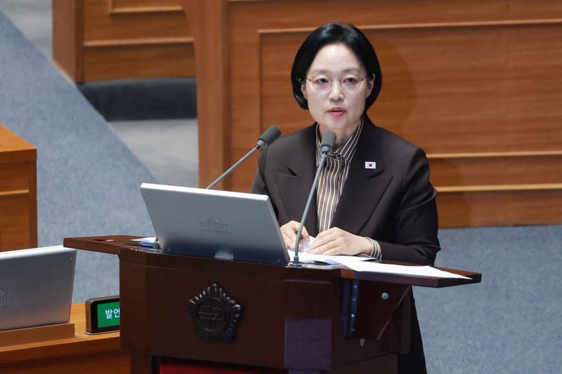 한성숙 국무총리, 이재명 대통령 지지율 하락에 "국민 목소리 엄중히 듣고 있다"