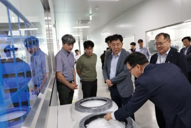 기정원, 지역특화산업 우수기업 씨엠티엑스 방문해 성장 성과 점검