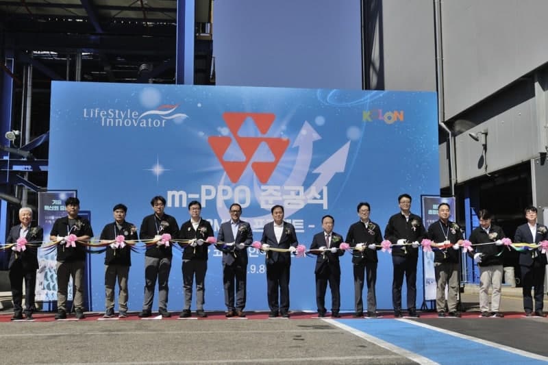 코오롱인더, AI 반도체 핵심 소재 mPPO 증설 완료…매출 2000억 기대