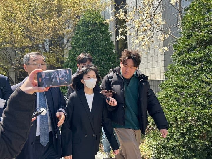검찰, '미공개정보 주식거래' 혐의 LG가 구연경·윤관 부부 항소심서도 실형 구형