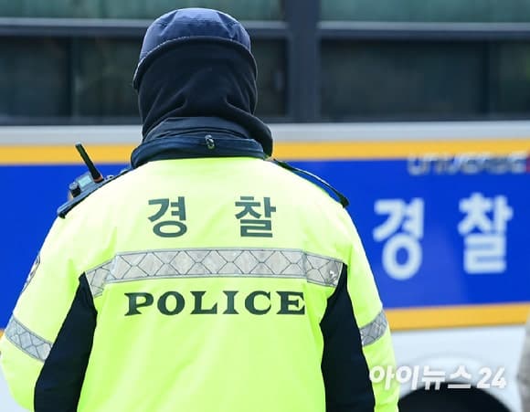 "날 무시해"…업무방해로 풀려난 70대, 휴대전화 매장에 방화 저질러