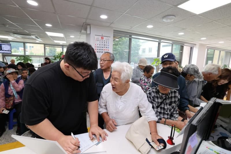 전 군민 월 15만원 지급…무주군, 농어촌 기본소득 본격 시행