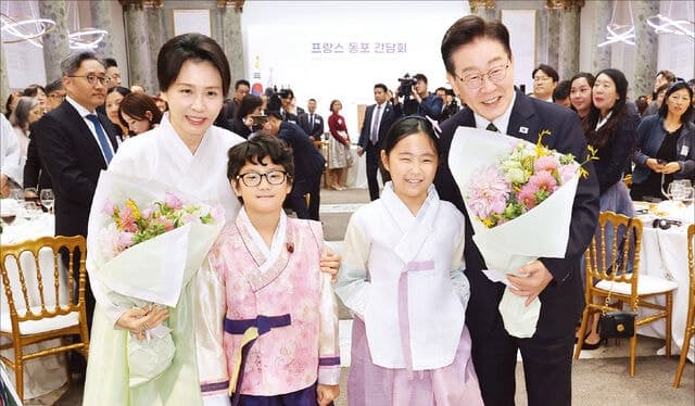 이재명 대통령, 연임 개헌 논란에 선 그어… "임기 헌법상 명확히 제한"