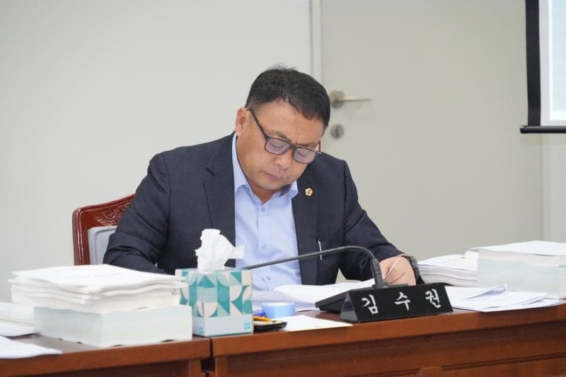 164억 투입 광주축구전용구장 정규경기 불가…광주FC 지원 기준도 논란