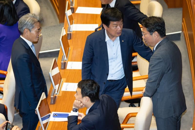 경찰, 김승원 '신약 청탁'·용혜인 '정치자금' 의혹 수사 본격화