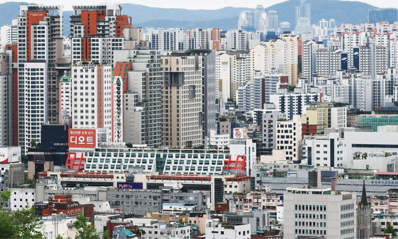 다주택자 양도세 중과 재개 넉 달, 서울 아파트 매물은 쌓이는데 거래는 뚝