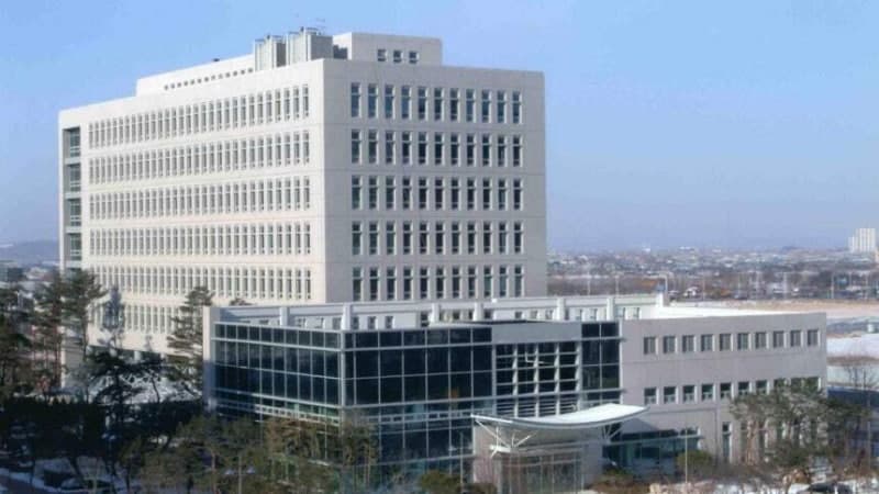베스트셀러 순위 조작한 유명 작가와 출판사 대표 불구속 기소