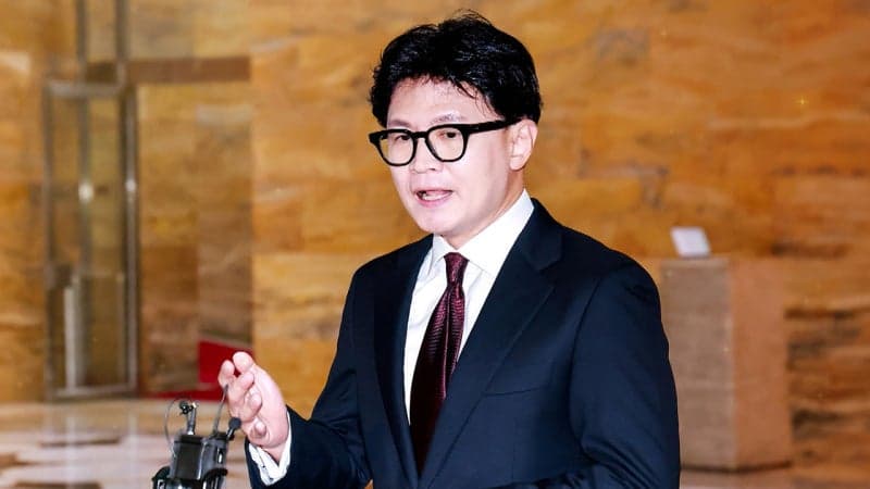 한동훈 "기자인 척 질문한 총리실, 야당 의원 사찰하나"