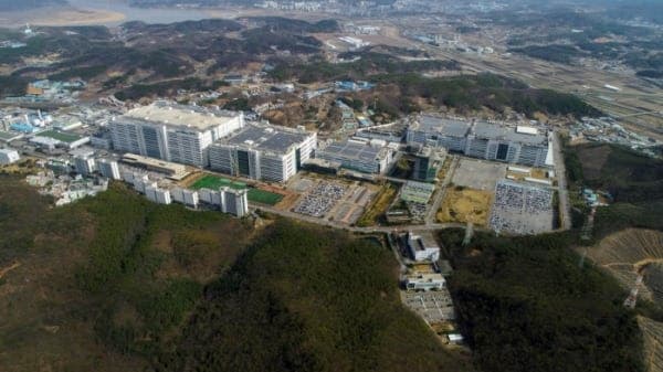 LG디스플레이, 'AX 스쿼드'로 전사적 AI 전환 가속…누적 450여 건 과제 추진