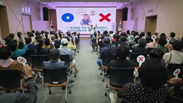 SKT, 경남 4개 군과 손잡고 고령층 위한 찾아가는 디지털 서비스 확대