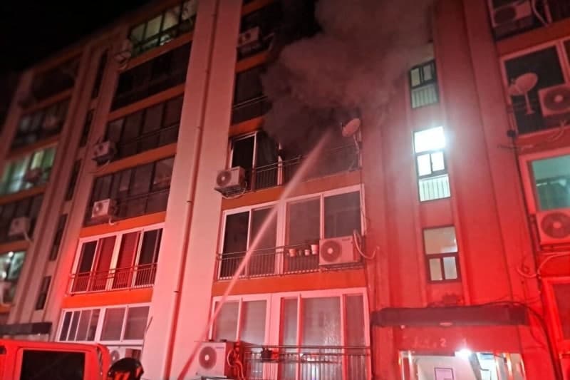 전북 부안 아파트 화재로 40대 어머니 숨지고 7세 아들 중상