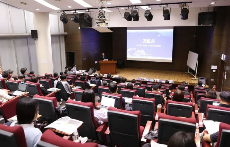 자국 중심주의 무역장벽 확산…KOTRA, 수출기업 대응 전략 제시