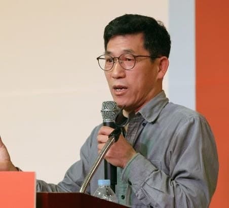 진중권 "이재명, 현실감각 잃고 몰락 속도 가파르다…레임덕 경고"