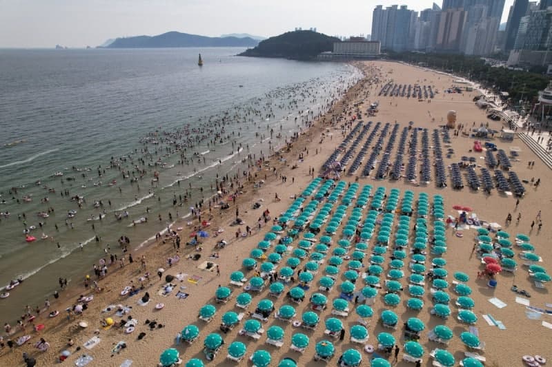 해운대해수욕장, 늦더위와 외국인 관광객 힘입어 방문객 1천만 명 돌파