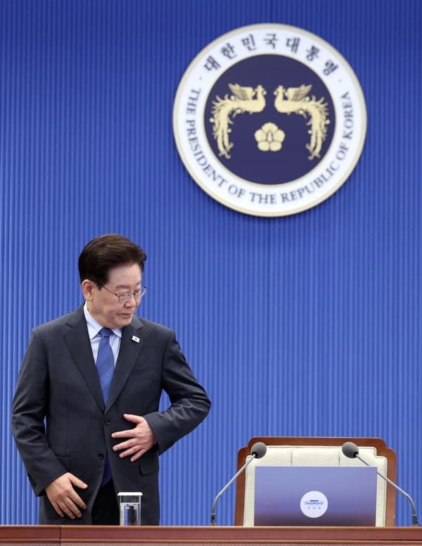 이재명 대통령 지지율 33.8%로 최저…인사 논란 속 정당 지지도도 역전