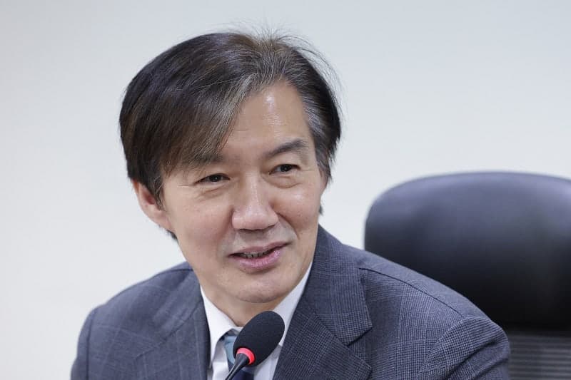 조국 "김민석의 '노무현 탄핵' 언급, 이재명 탄핵 프레임만 유포할 뿐"