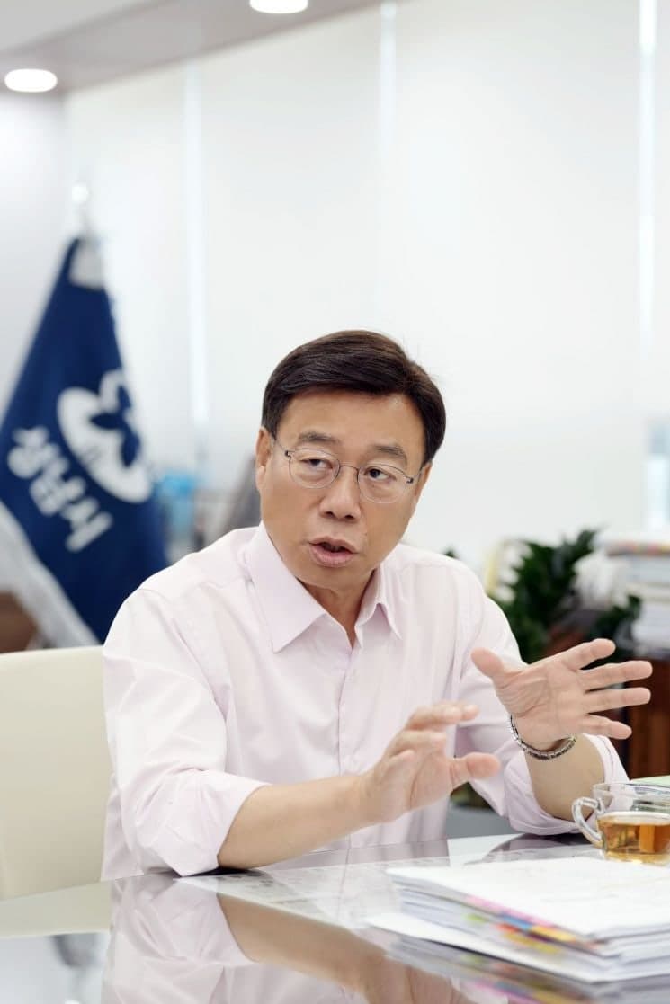 성남시, 24세 청년기본소득 조례안 재의 요구…맞춤형 지원 집중