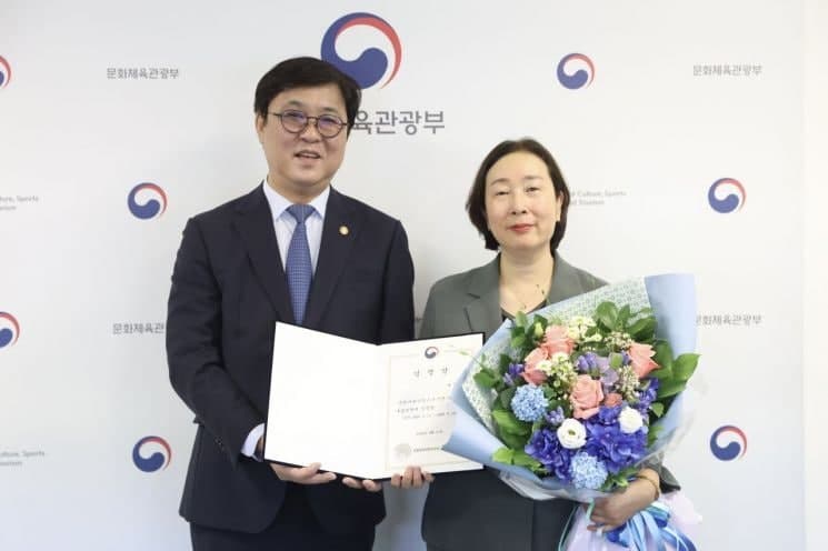 국립어린이청소년극단 초대 단장 선임 철회하라, 예술계 330여 명 집단 반발