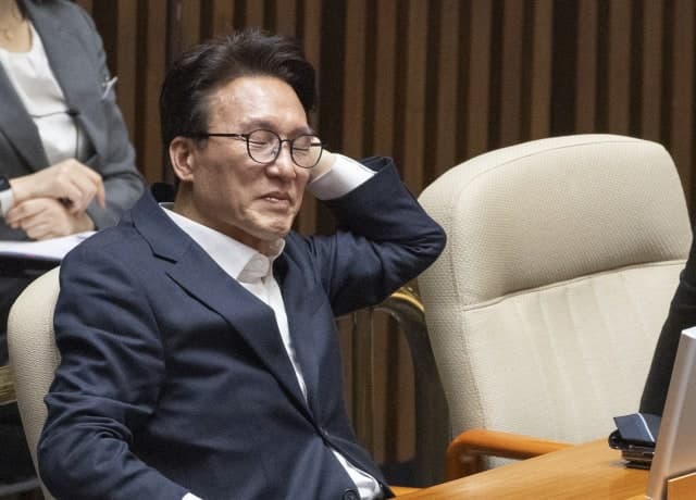 김민석 “尹과 배다른 형제” vs 한동훈 “9억 뒷돈 인정”…거친 설전
