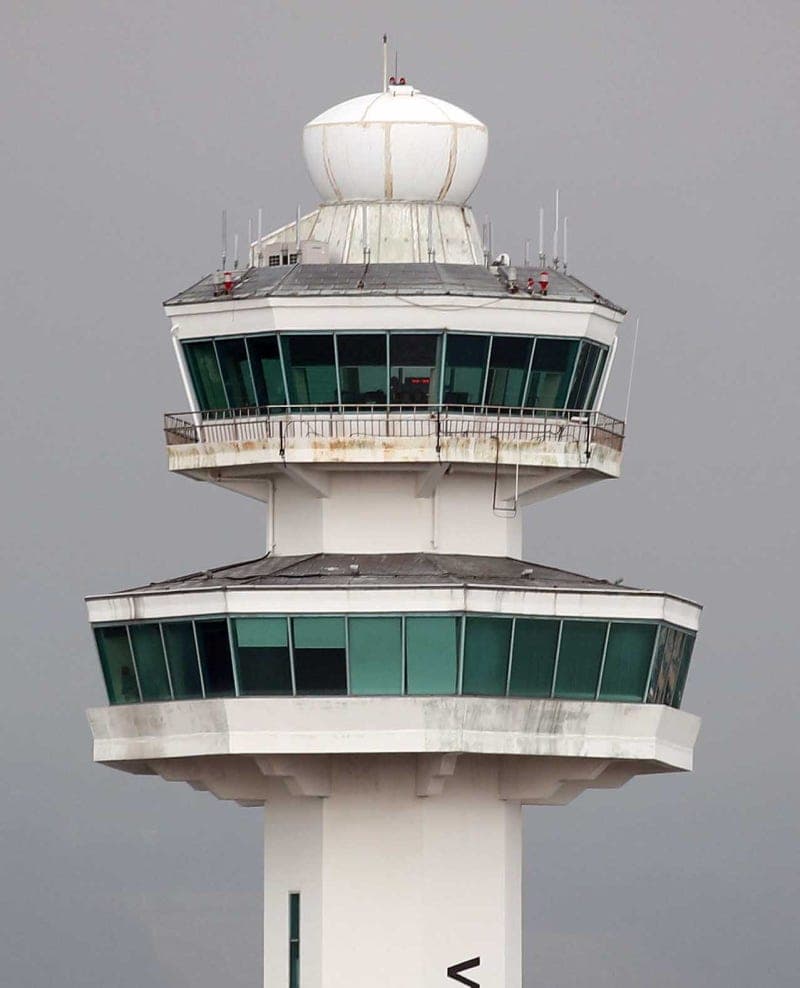 제주공항 관제 교신 엿들은 10대 중국인, 군사시설 촬영 정황까지 포착