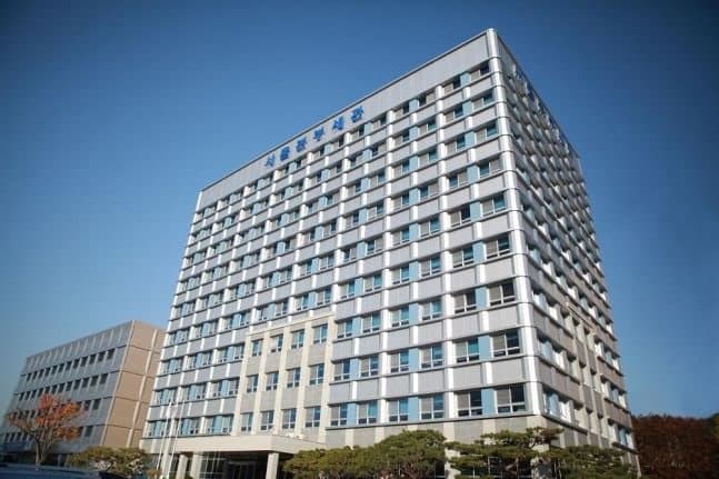 중국산 도로·터널 조명기구 국산으로 속여 74억 원대 부정 유통한 50대 검거