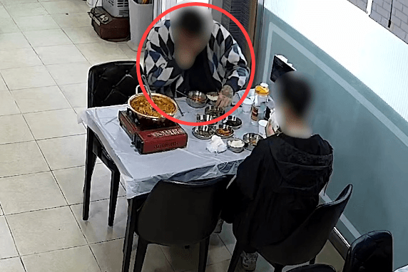 음식에서 돌 나왔다며 식당 67곳 돌며 2천만 원 뜯어낸 일당 구속