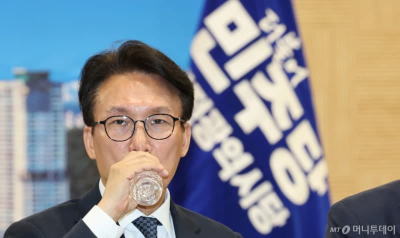 김민석 민주당 대표, 진보·중도 아우르는 전방위 대통합 시동