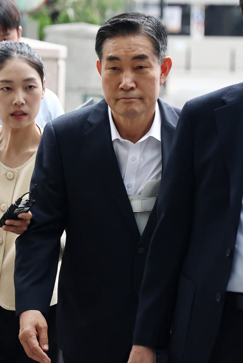 12·3 비상계엄 정당화 메시지 전파 혐의 신원식 전 안보실장 첫 재판서 혐의 전면 부인