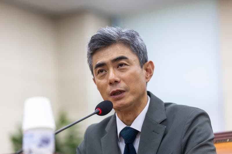 강신철 국방부 장관 후보자, 장남 '7억 이모 찬스' 논란에 "전쟁 중이라 못 살펴"