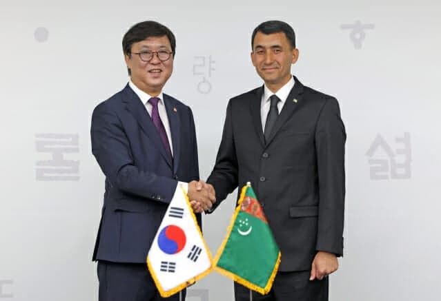 최휘영 문체부 장관, 투르크메니스탄과 문화교류 확대 방안 논의