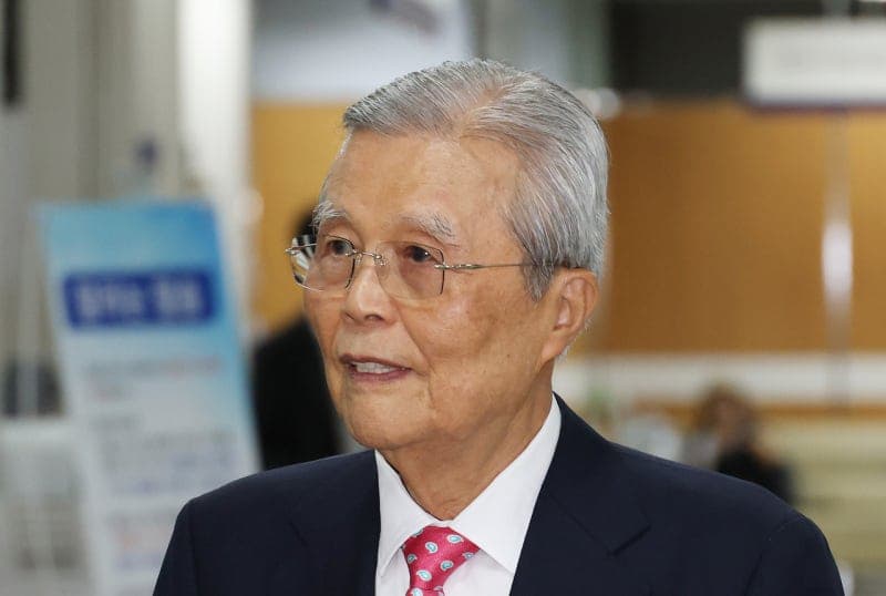 김종인 "이재명, 조국·추미애 요구에 매몰되면 지지율 반전 없다"