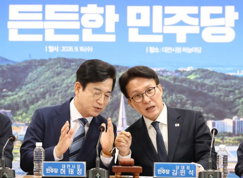 민주당 '교섭단체 15석 완화' 제안에 조국혁신당 '10석이 정상화' 반박