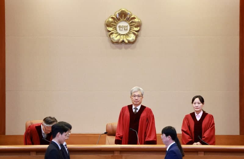 법원과 신경전 빚었던 '남북교류법' 헌법소원, 4년 만에 합헌 결론