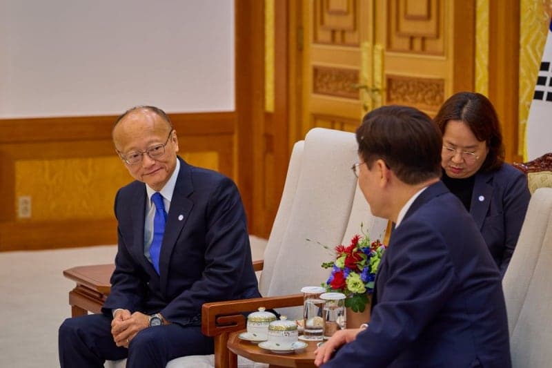 "아무도 일본을 초강대국이라 생각 안해"…간다 마사토 ADB 총재의 뼈아픈 경고