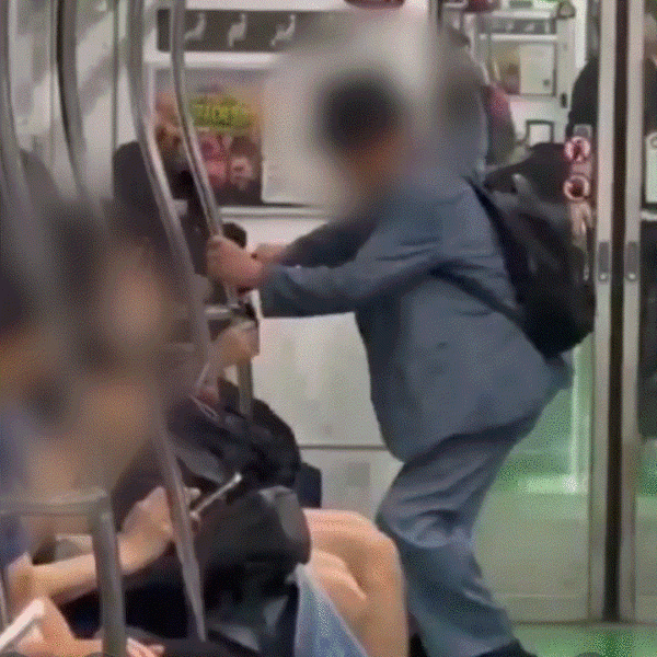 지하철 2호선 노약자석 몸싸움 영상 확산…자리 양보 두고 갑론을박